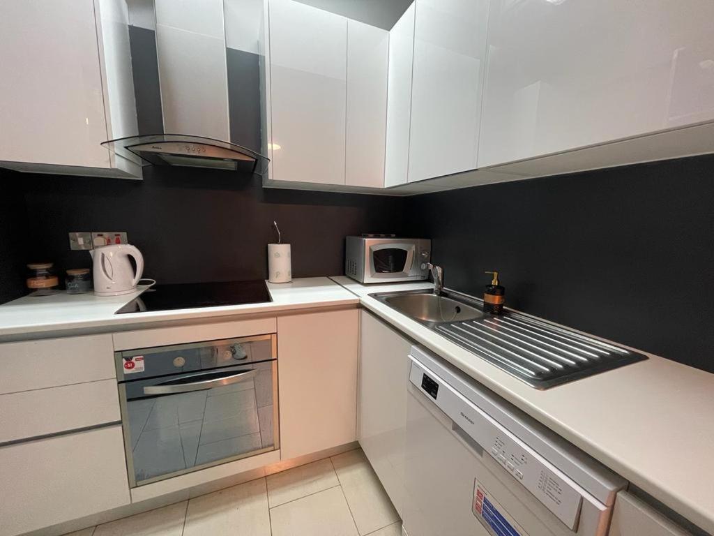 Amazing 2-Bedroom Apartment With Pool!! Limassol Kültér fotó